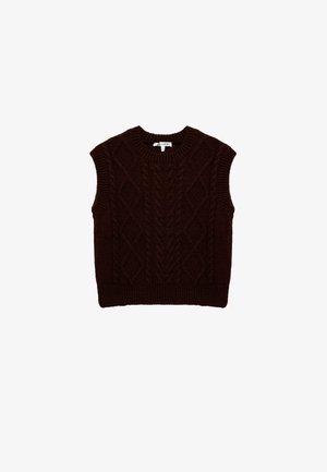 Pull sans manches en tricot marron avec un motif en torsades texturé, un col rond et un ourlet côtelé.