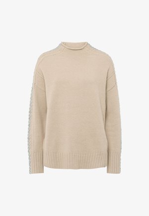 Beiger Pullover mit hohem Kragen, geripptem Saum und Bündchen, mit strukturierten blauen Akzenten entlang der Schultern. Weiches Strickmaterial.