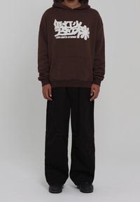 LOW LIGHTS STUDIOS® Felpa con cappuccio - brown