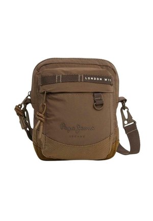 Borsa a tracolla in nylon marrone con strap regolabile, scomparto principale con zip, tasca frontale, fondo texturizzato e dettaglio del logo.