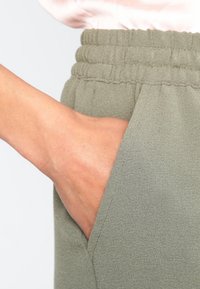 ONLY Short - khaki