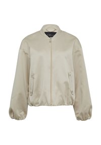 Beige satijnen bomberjack met een rits aan de voorkant, zijzakken en gathered manchetten. Gladde textuur met minimale hardwaredetails.