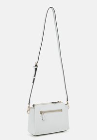 Guess NOELLE COMPARTMENT  - Olkalaukku - white