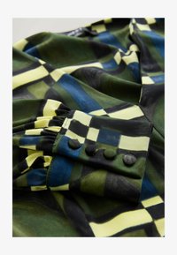 Neizvēlēts, green geo print