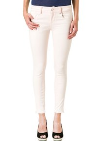 Slim fit jeans i ljusrosa denim med en klassisk femfickdesign, bälteshällor och knappstängning. Slät yta med lätt stretch.