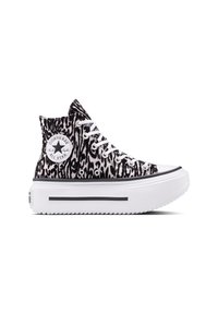 Zapatillas altas de patrón blanco y negro con una gruesa suela de plataforma blanca y detalles en negro. Presentan un parche de logo redondo y cordones blancos.