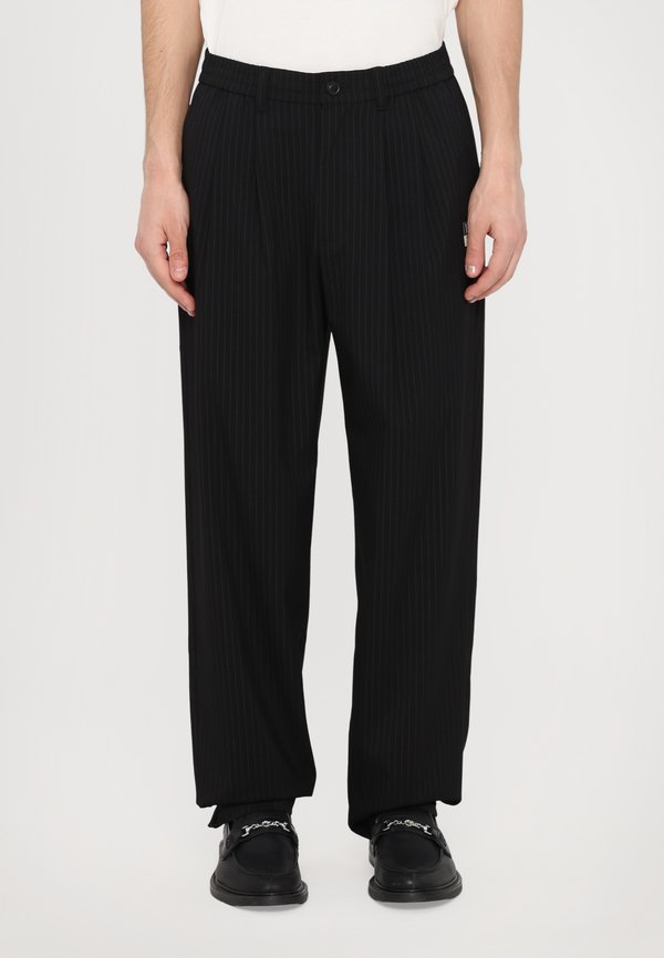 STRIPED TAPER FIT PANTS - Stoffhose