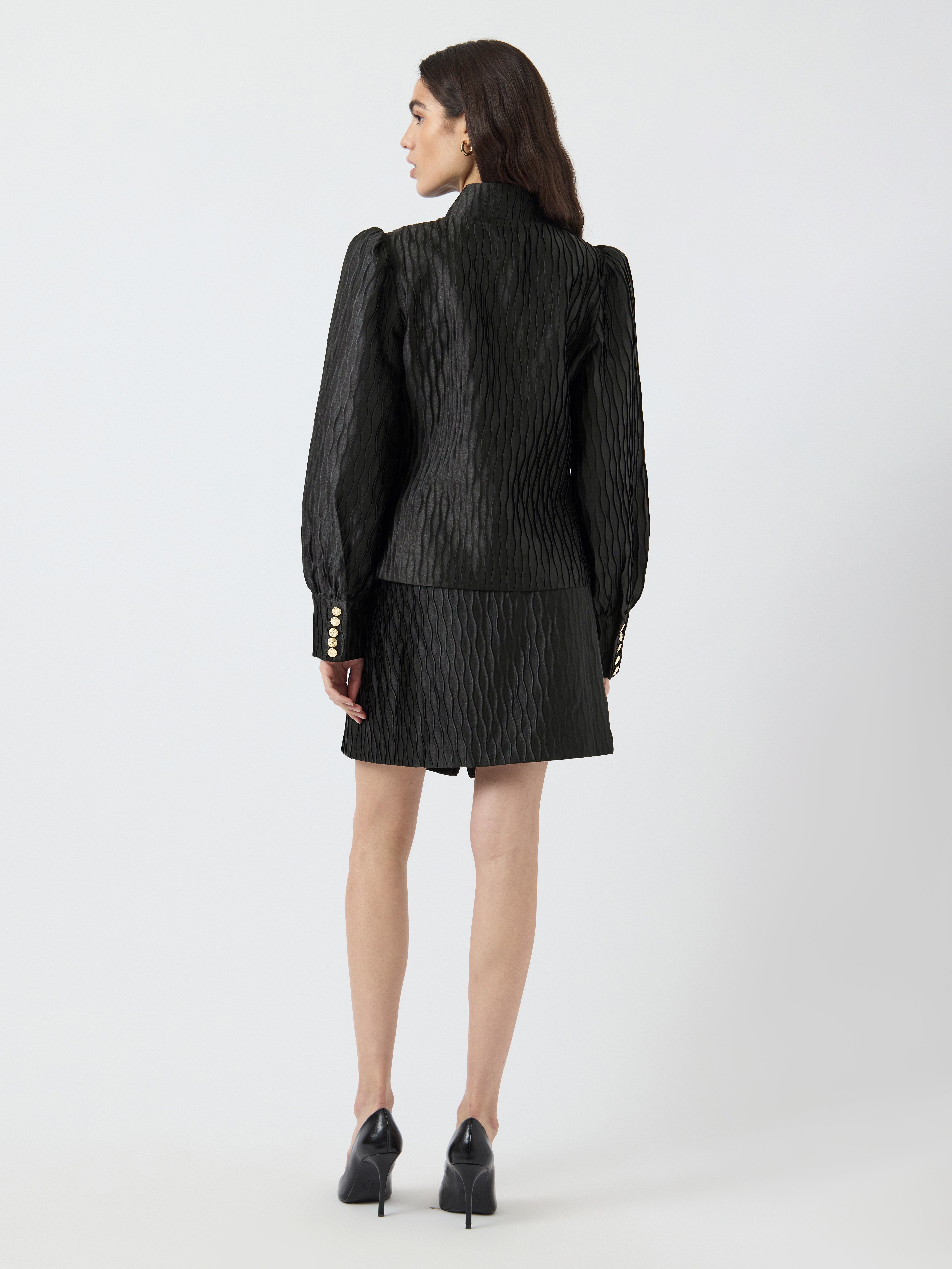 YILON イロン BIJOU OFFSHOULDER BLOUSE BLACK 新品】Yilon イロン BIJOU OFFSHOULDER BLOUSE - メルカリ