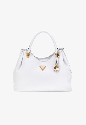 Valkoinen nahkalaukku, jossa on kultaiset yksityiskohdat, pyöreä muoto, yläpanssarit ja koristeellinen lukko. Edessä on kolmion muotoinen logo.