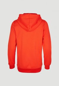 Sweat à capuche orange vif montré de dos avec manches longues et poignets et ourlet en côtes sur un fond uni.