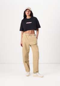 The North Face BETA UTILITY BELTED PANT - Bukse - khaki stone