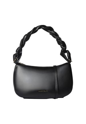 Sac à bandoulière en cuir noir avec poignée tressée et lettrage du logo doré à l’avant, bandoulière noire assortie et fermeture éclair sur le dessus.