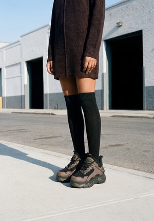 Buffalo, CHAI WARM - Tenisice - brown black