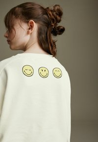 Next CREW - Sudadera - ecru cream smileyworld
