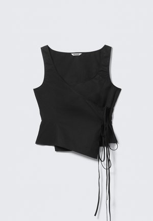 Haut noir sans manches avec un design portefeuille, fabriqué en tissu lisse, présentant des liens sur les côtés et une forme structurée. L'étiquette indique "WEEKDAY".