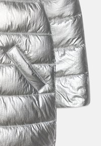 Diesel JAUWTJANNIKHT39 - Cappotto invernale - shiny silver