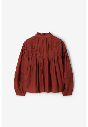 Roestkleurige blouse met lange mouwen, hoge gerimpelde kraag, plooitjes en kantdetails op de rug en mouwen, manchetten met knopen, losse pasvorm.
