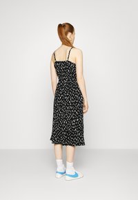 Vero Moda VMLGELINA SINGLET MIDI DRESS - Vestido de dia - black