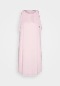 Robe sans manches rose clair longueur genou avec détail superposé à l'avant et encolure ronde, présentée sur fond blanc.