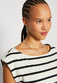 Esprit CORE - Μπλουζάκι με στάμπα - off white