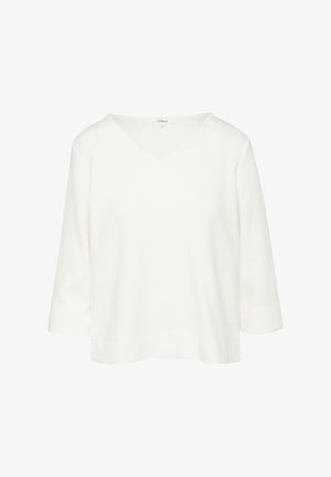 Biały, fakturowany top z dekoltem w serek i rękawami o długości trzy czwarte, charakteryzujący się luźnym krojem i delikatnym wzorem na całej tkaninie.
