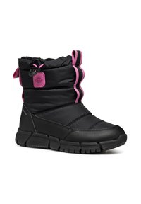 Bota de nieve negra con diseño acolchado, detalles en rosa en el borde superior y suela de goma con agarre texturizado.