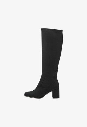 Botas de camurça pretas até ao joelho com salto bloco, apresentando uma textura suave e bico arredondado, desenhadas com painéis laterais em stretch.