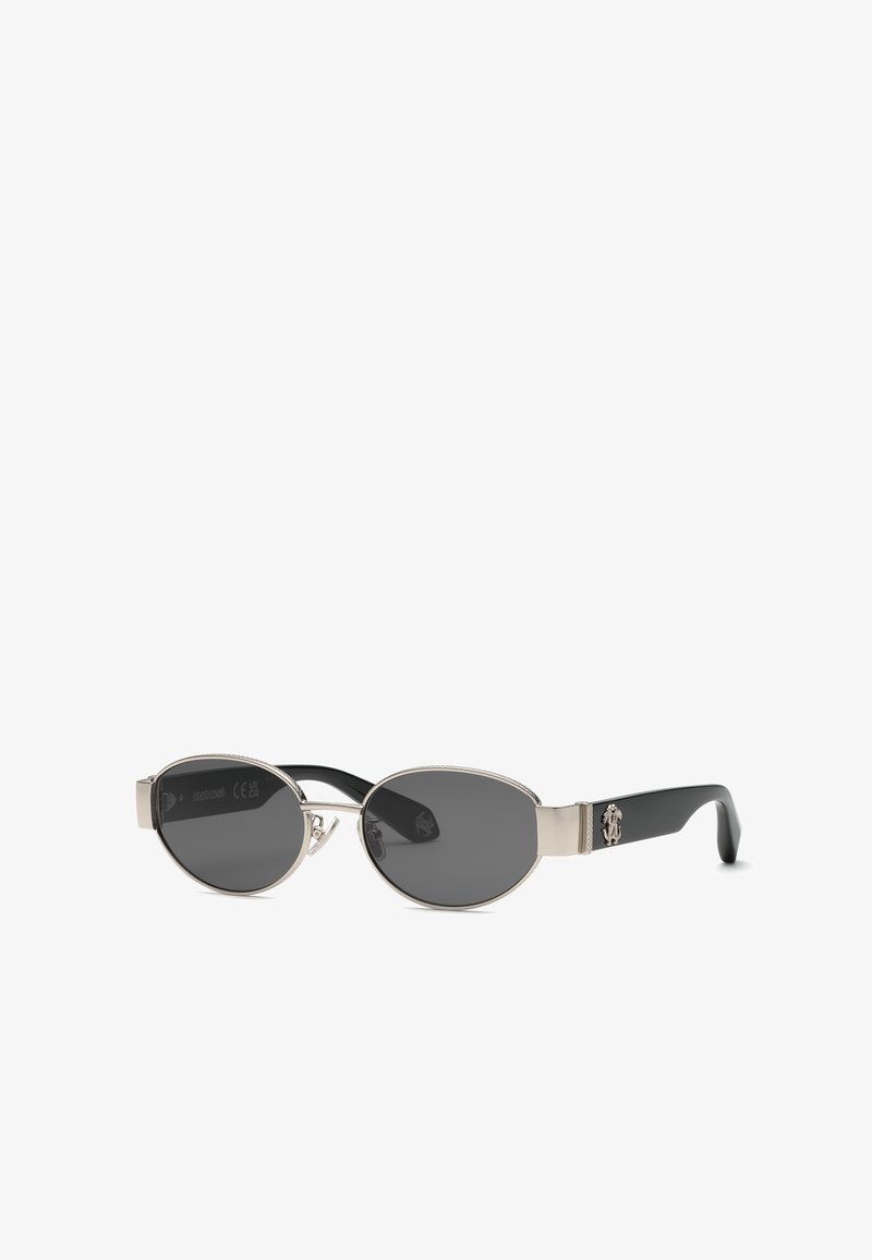 Lunettes de soleil ovales noires avec monture métallique argentée et branches noires avec un emblème argenté près des charnières.