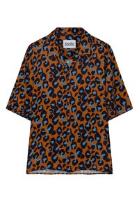 Camicia a maniche corte con bottoni di colore arancione, con stampa leopardata blu e nera, dotata di colletto classico e un design dal taglio rilassato.