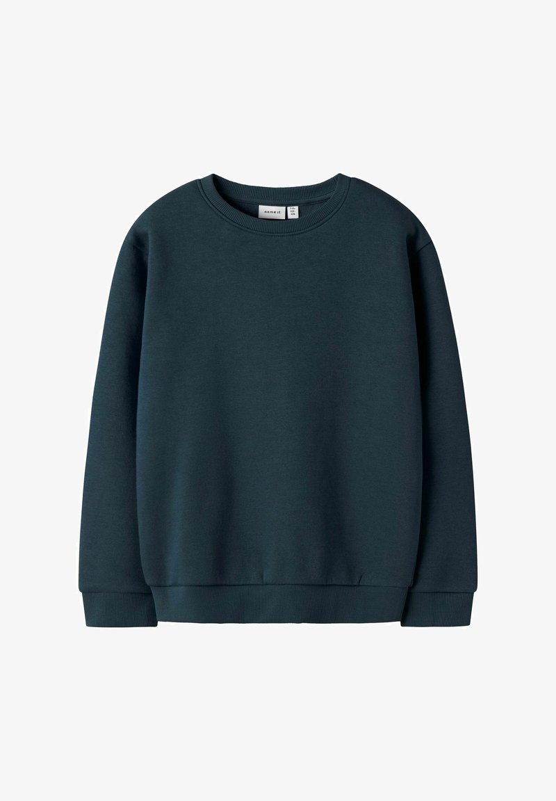 Felpa crewneck di un blu scuro con maniche lunghe, bordo a costine sui polsini e sull'orlo, presentata piatta su uno sfondo bianco.