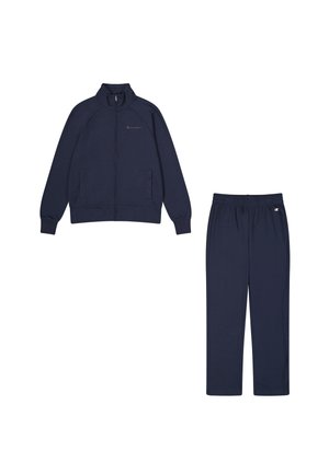 Chándal azul marino con chaqueta de cremallera y pantalones con cintura elástica, fabricado en tejido suave. Presenta detalles de logotipo en la chaqueta y los pantalones.