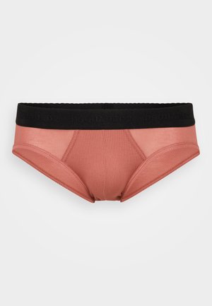 BRIEF - Slip - rust