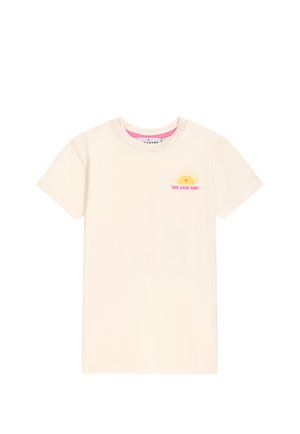 Baumwoll-T-Shirt in Cremefarbe mit kurzen Ärmeln und rundem Ausschnitt. Verziert mit einer bunten Sonnen-Grafik und dem Text "SUN, SAND, SURE" auf der Brust.