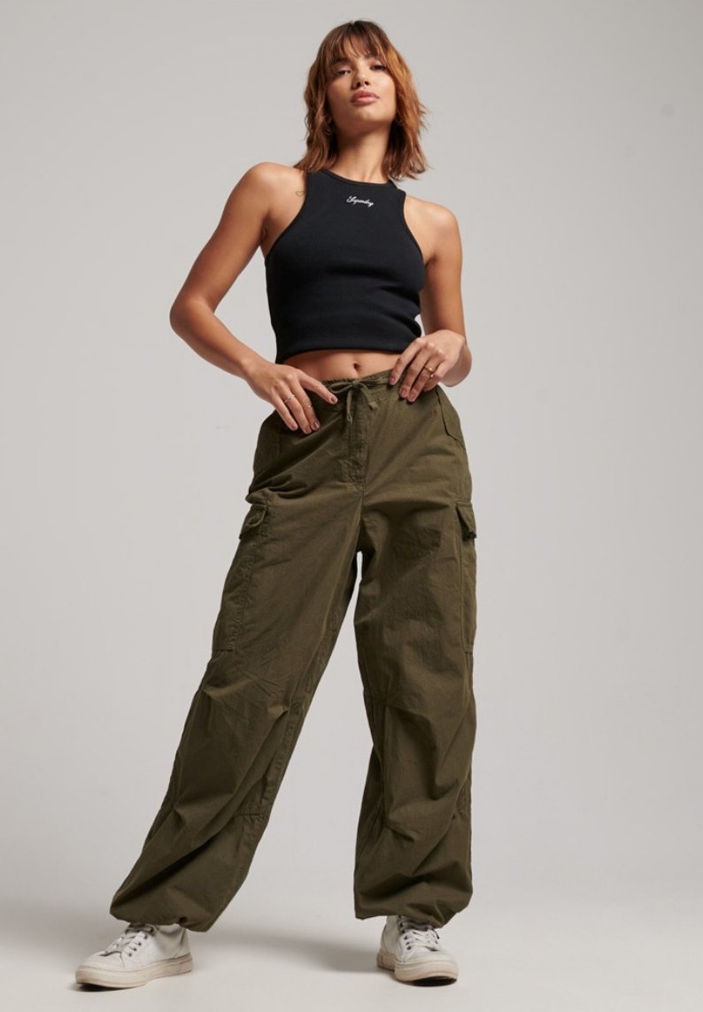 Superdry & Co BAGGY PARACHUTE - Pantalon cargo - olive night