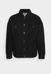 Veste en denim noir avec un col, deux poches poitrine et un système de fermeture à boutons. Présente des coutures visibles et des boutons en ton bronze.
