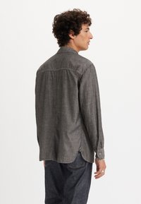 Levi's® AUBURN WORKER - Overhemd - riley black chambray