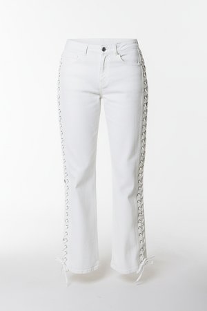 Hvide denimjeans med snøredetaljer langs siderne, udvidede benåbninger og bånd ved kanten, med et klassisk design med fem lommer.