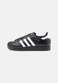 Neselectat, core black/footwear white