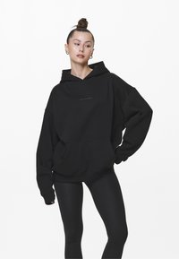 Pegador - CLARITA LOGO HOODIE OVERSIZED - Felpa - black Immagine in miniatura 1