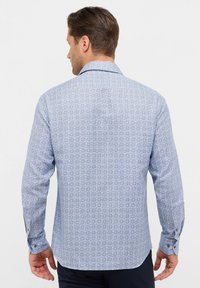 Blauw patroon langemouw overhemd van katoen, met een spread collar, knoopmanchetten en een geometrisch ontwerp.