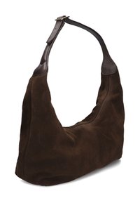 Bruine suede schoudertas met een gebogen, zachte vorm en een donkere leren schouderriem. Kenmerkt zich door minimale hardware en een gladde, gestructureerde oppervlakte.