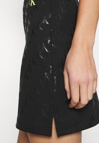 Calvin Klein Jeans Jupe trapèze - black