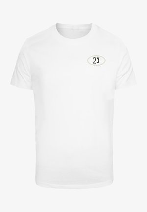 T-shirt bianca a maniche corte in cotone. Presenta un piccolo logo ovale nero e crema con '23' sul lato sinistro del petto. Design semplice e classico.