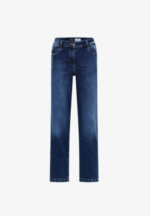 Vaqueros de mezclilla azul oscuro con diseño de pierna recta. Presentan tachuelas decorativas en los bolsillos delanteros y cierre de botón en la cintura.