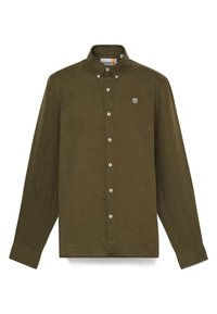 Camisa de botones verde oliva hecha de tejido texturizado, con un cuello clásico, mangas largas y un pequeño logo en el pecho.