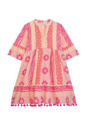 Buntes Kleid mit Mustern in Pink und Koralle, mit Stufen-Design, kurzen Ärmeln und Pompon-Akzenten am Saum. Hergestellt aus leichtem Stoff.