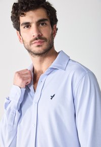 Pier One Camisa - light blue