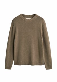 Pletený svetr v jemném hnědém odstínu, s kulatým výstřihem, dlouhými rukávy, žebrovanými manžetami a detaily na lemu pro zvýšení textury.