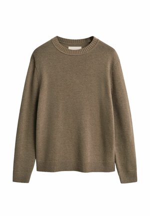 Strickpullover in einem sanften Braunton, mit Rundhalsausschnitt, langen Ärmeln, gerippten Bündchen und Saumdetails für zusätzliche Textur.