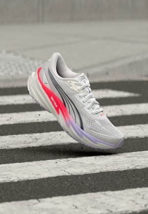 Puma, VELOCITY NITRO 5 - Chaussures de running - puma white/ultra red/light lavender